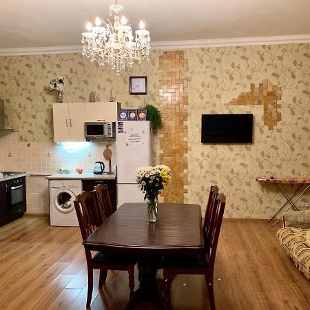 Apartment On Zhukovskogo オデッサ エクステリア 写真