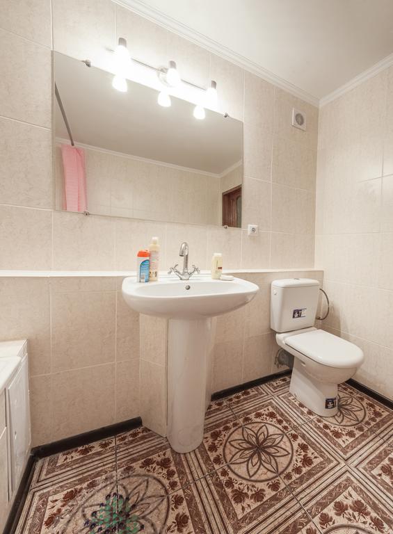 Apartment On Zhukovskogo オデッサ エクステリア 写真