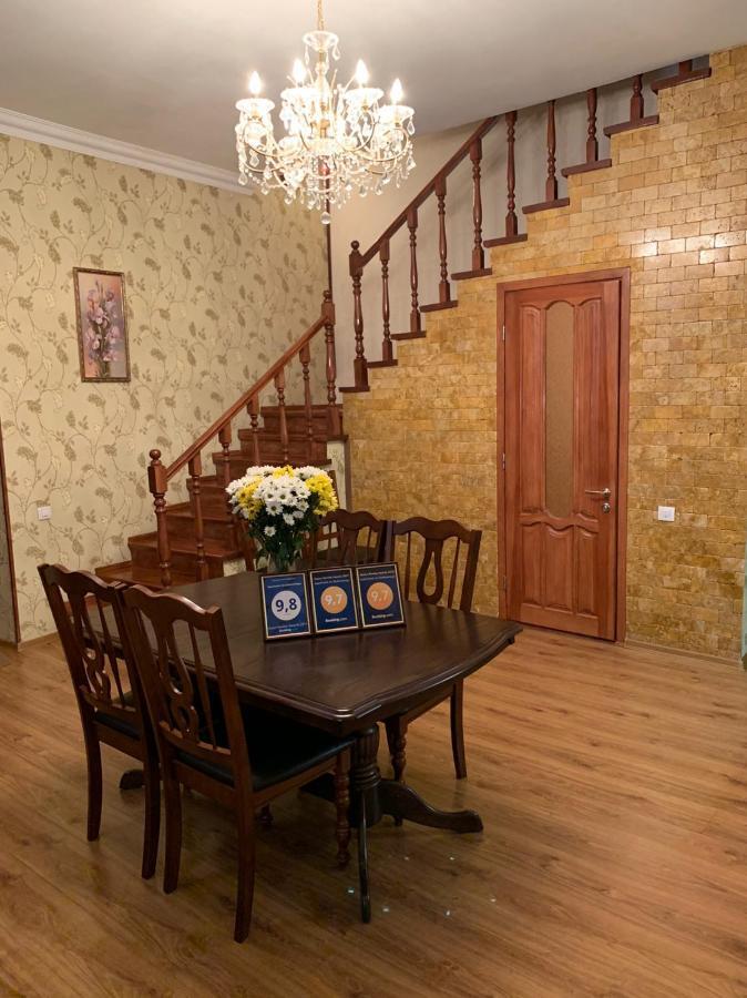 Apartment On Zhukovskogo オデッサ エクステリア 写真