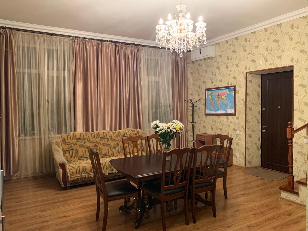 Apartment On Zhukovskogo オデッサ エクステリア 写真